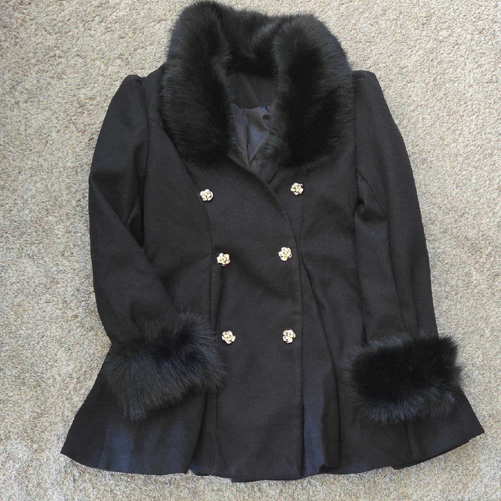 Elegant Black Fur-Trimmed Women's Coat